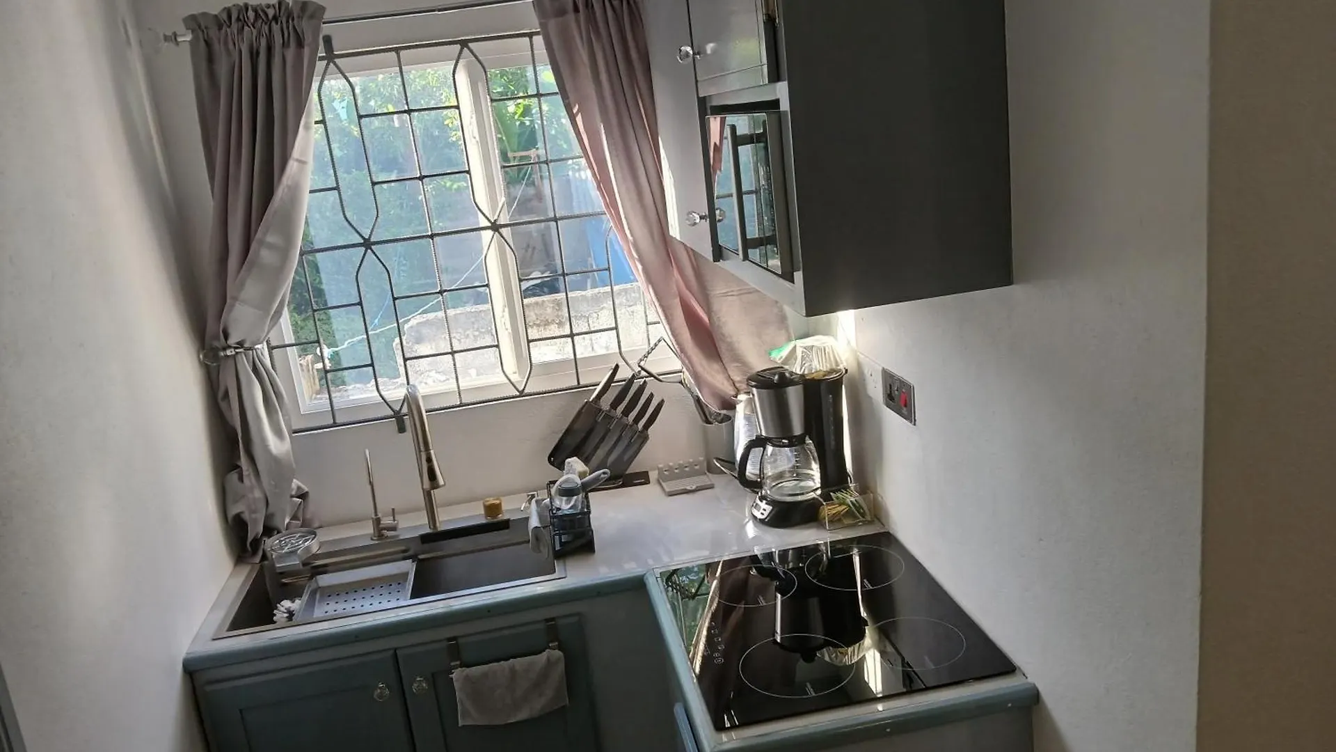 Quaint Studio Apartment In Soufriere From Claviers